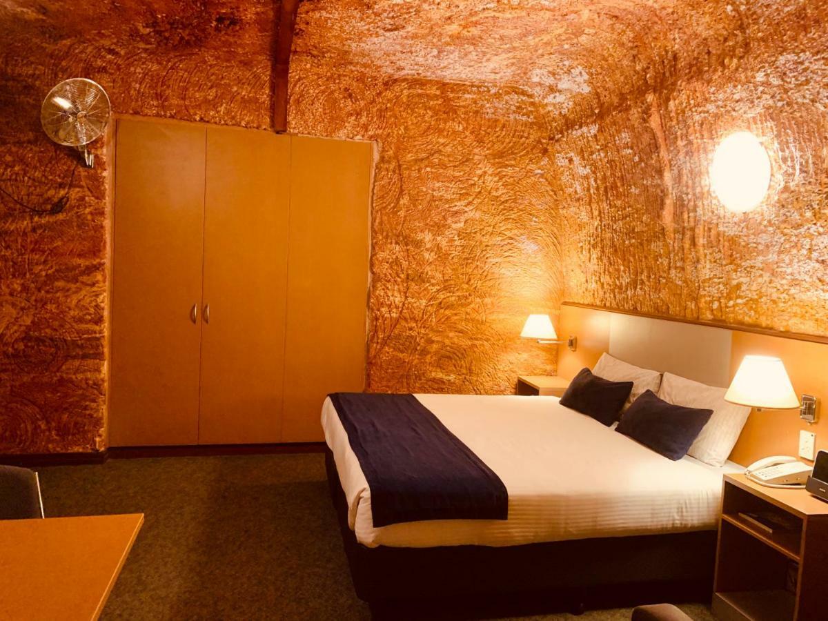 Desert Cave Hotel Coober Pedy Dış mekan fotoğraf