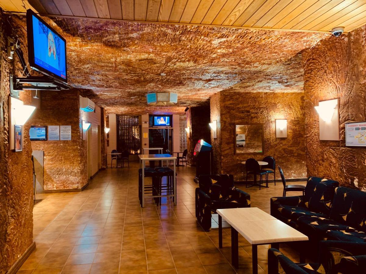 Desert Cave Hotel Coober Pedy Dış mekan fotoğraf