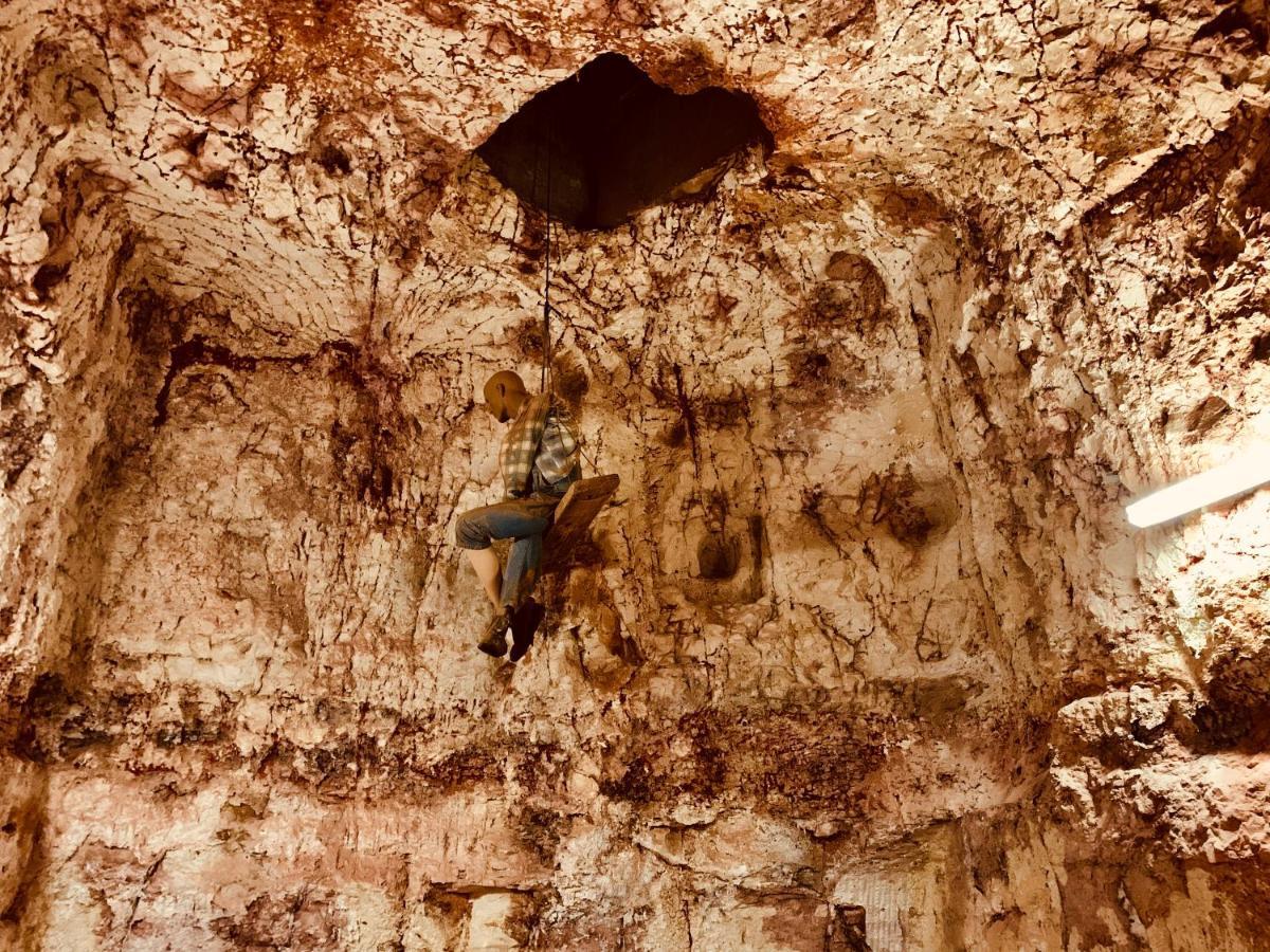 Desert Cave Hotel Coober Pedy Dış mekan fotoğraf